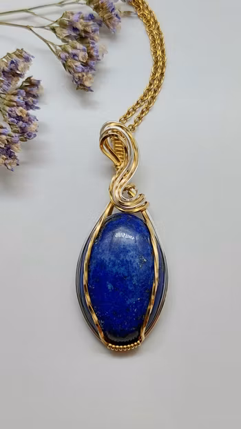 Halsband Swirly i 925 sterlingsilver och mässing med lapis lazuli