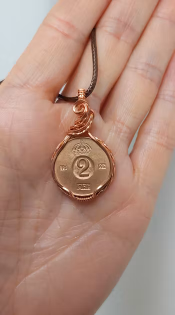 Halsband Coin i koppar med 2-öring från 1966