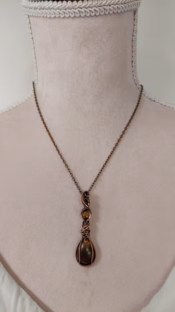 Halsband Delicious Double i koppar med tigeröga
