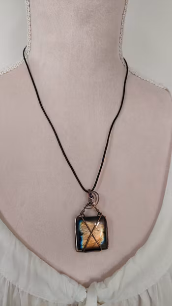 Halsband Criss Cross i koppar med labradorit
