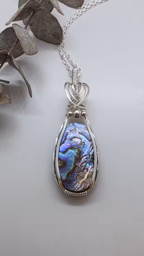 Halsband Classic Curves Pearls i 925 sterlingsilver med paua snäcka