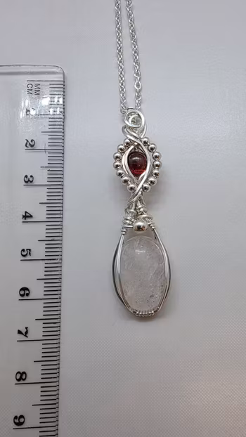 Halsband Delicious Double i 925 sterlingsilver med bergkristall och granat