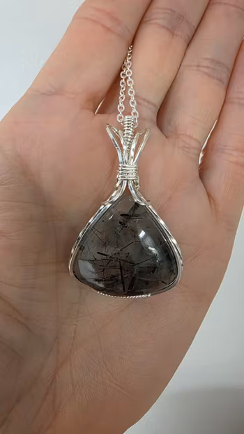 Halsband Swirly Curves i 925 sterlingsilver med rutilkvarts