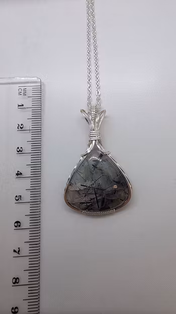 Halsband Swirly Curves i 925 sterlingsilver med rutilkvarts