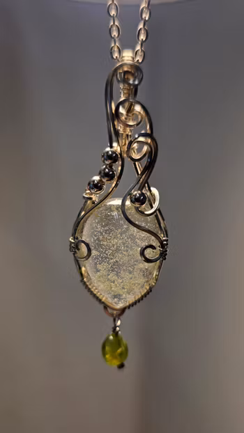 Halsband Delicious Double Dangle i 925 sterlingsilver med lodolit och peridot