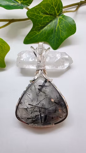 Halsband Swirly Curves i 925 sterlingsilver med rutilkvarts