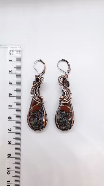 Örhängen Swirly Pearls i koppar med drakblodsjaspis