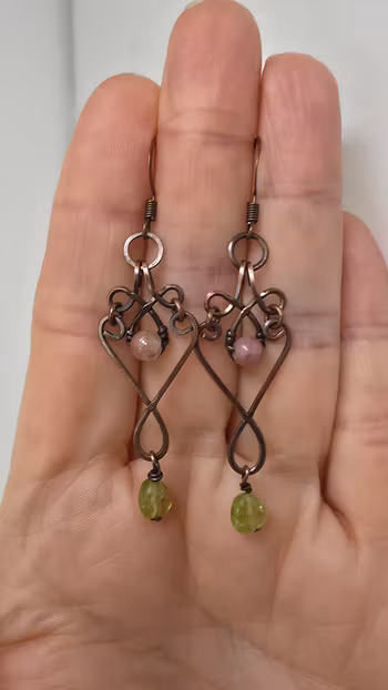Örhängen Dazzling Dangles i koppar med turmalin och peridot