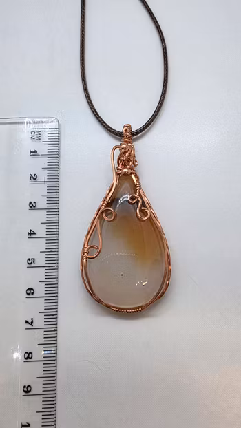 Halsband Luscious Loops i koppar med agat