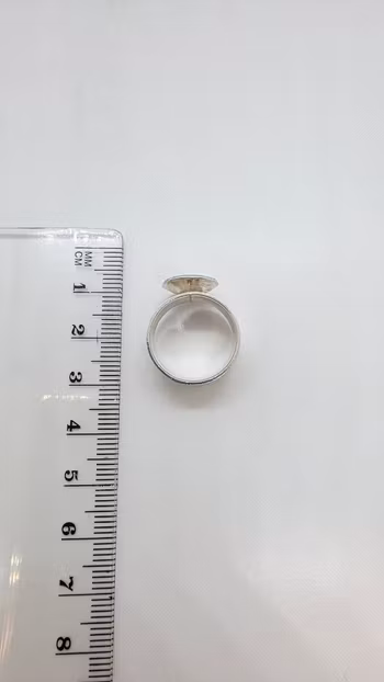 Ring i 925 sterlingsilver med guldkula