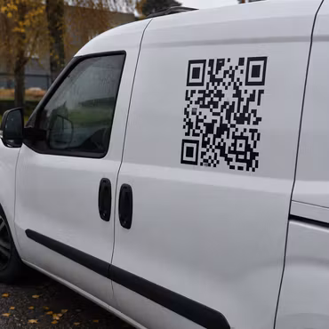 QR-kod-dekal med egen länk | För företag, bil, skyltfönster & butik