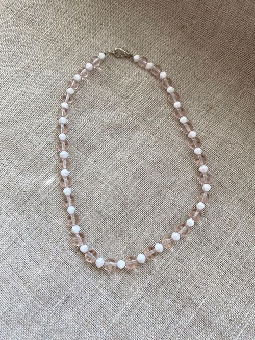 FYND – Kort halsband med glaspärlor, nr1