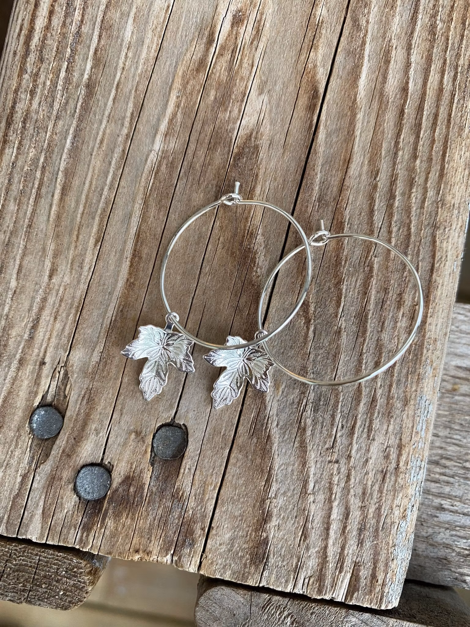 Örhängen – Löv, silver