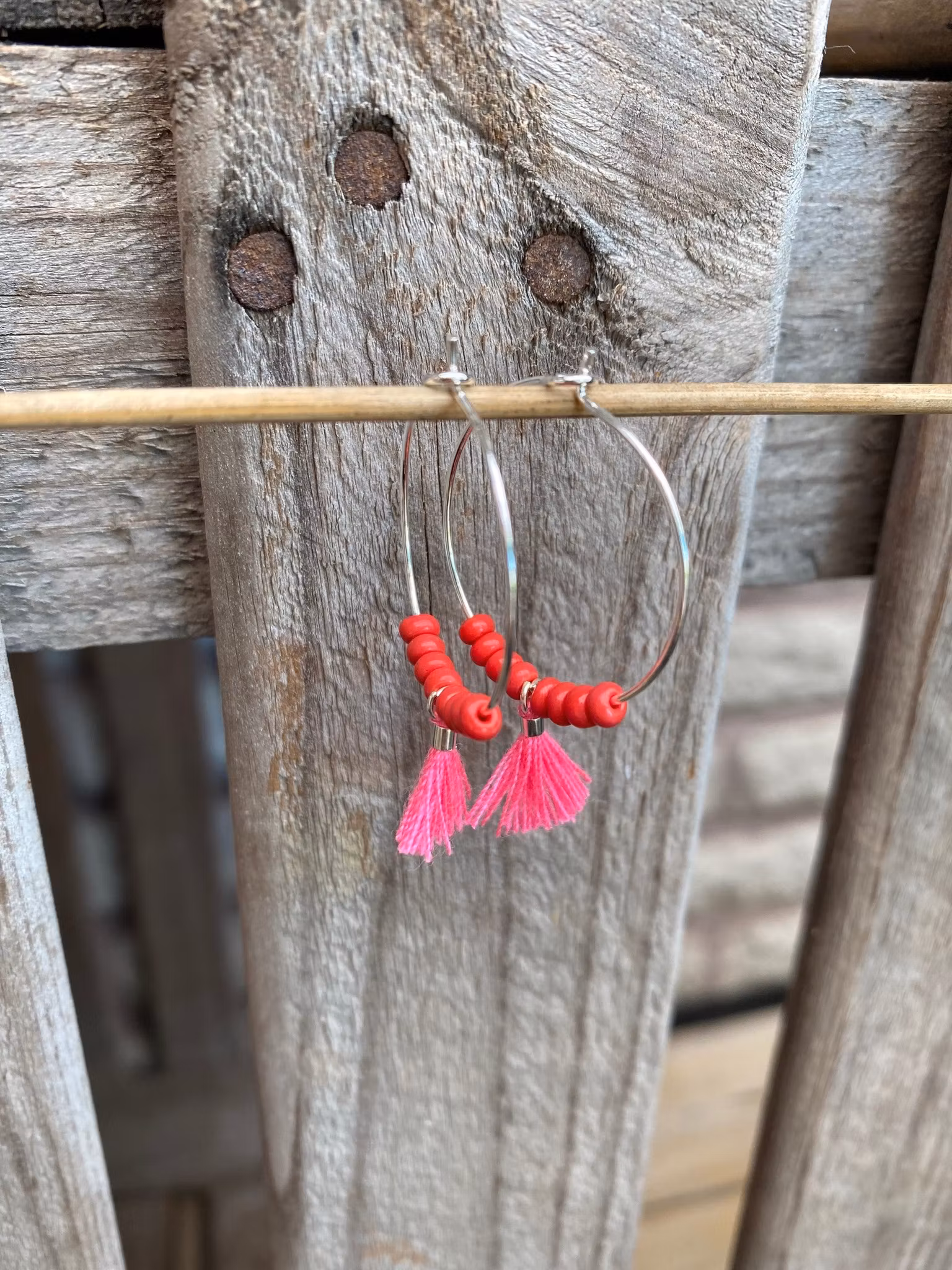 Örhängen – Tofs, rosa