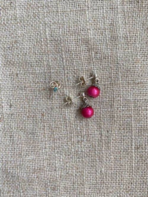 FYND – Örhängen, 925 silver och rosa kulor
