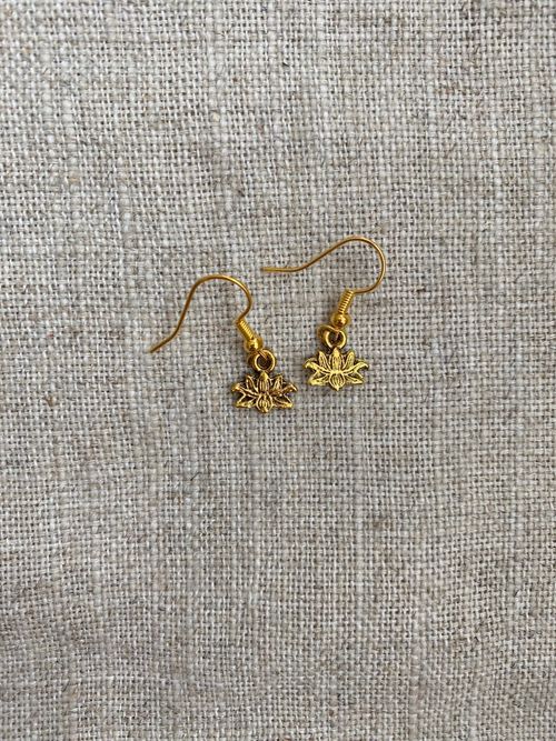 FYND – Örhängen, lotus guld