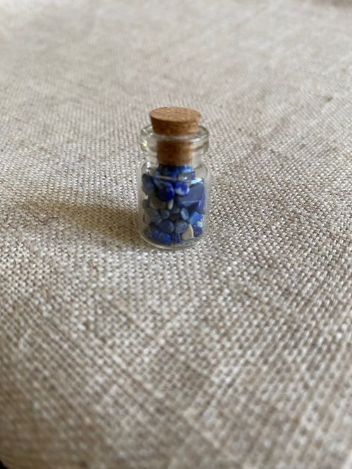 FYND – Miniflaska med kristallchips, lapis