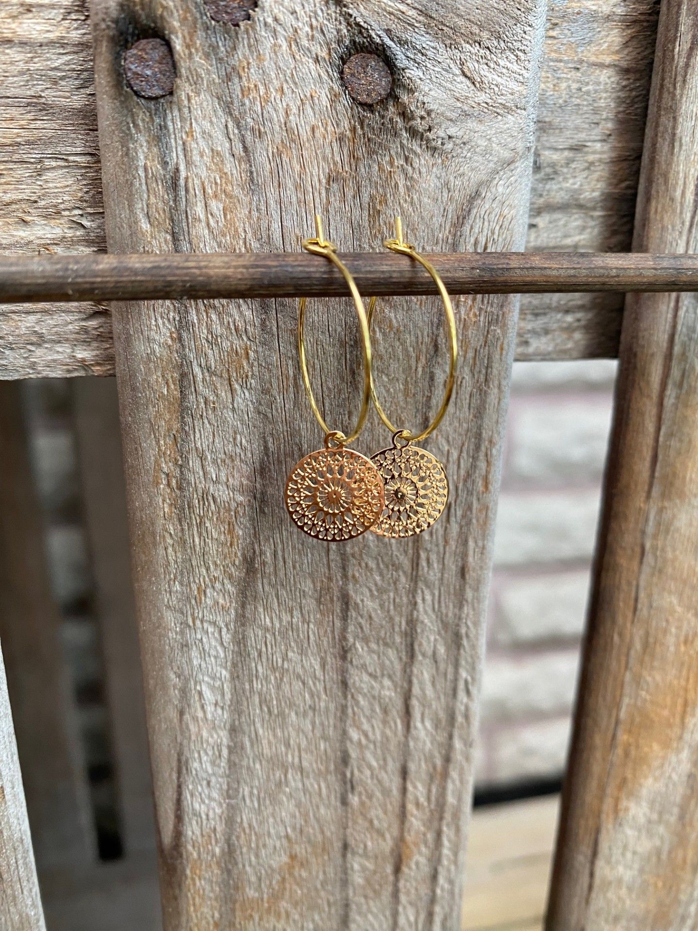 Örhängen – Mandala, guld