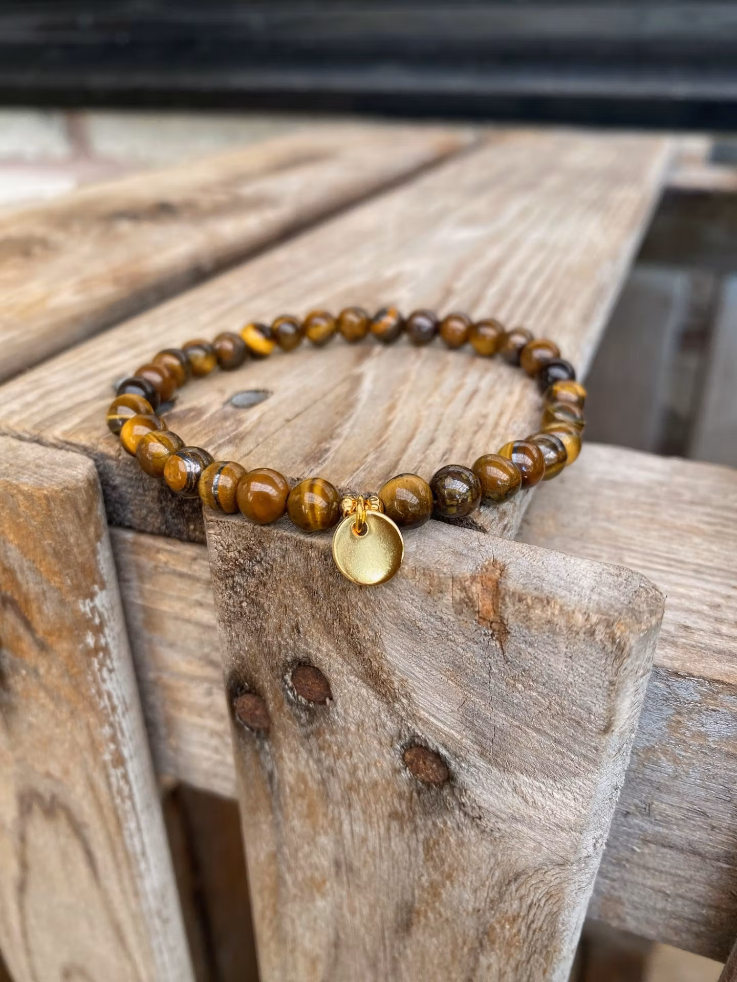 Armband – Tigeröga & guldberlock