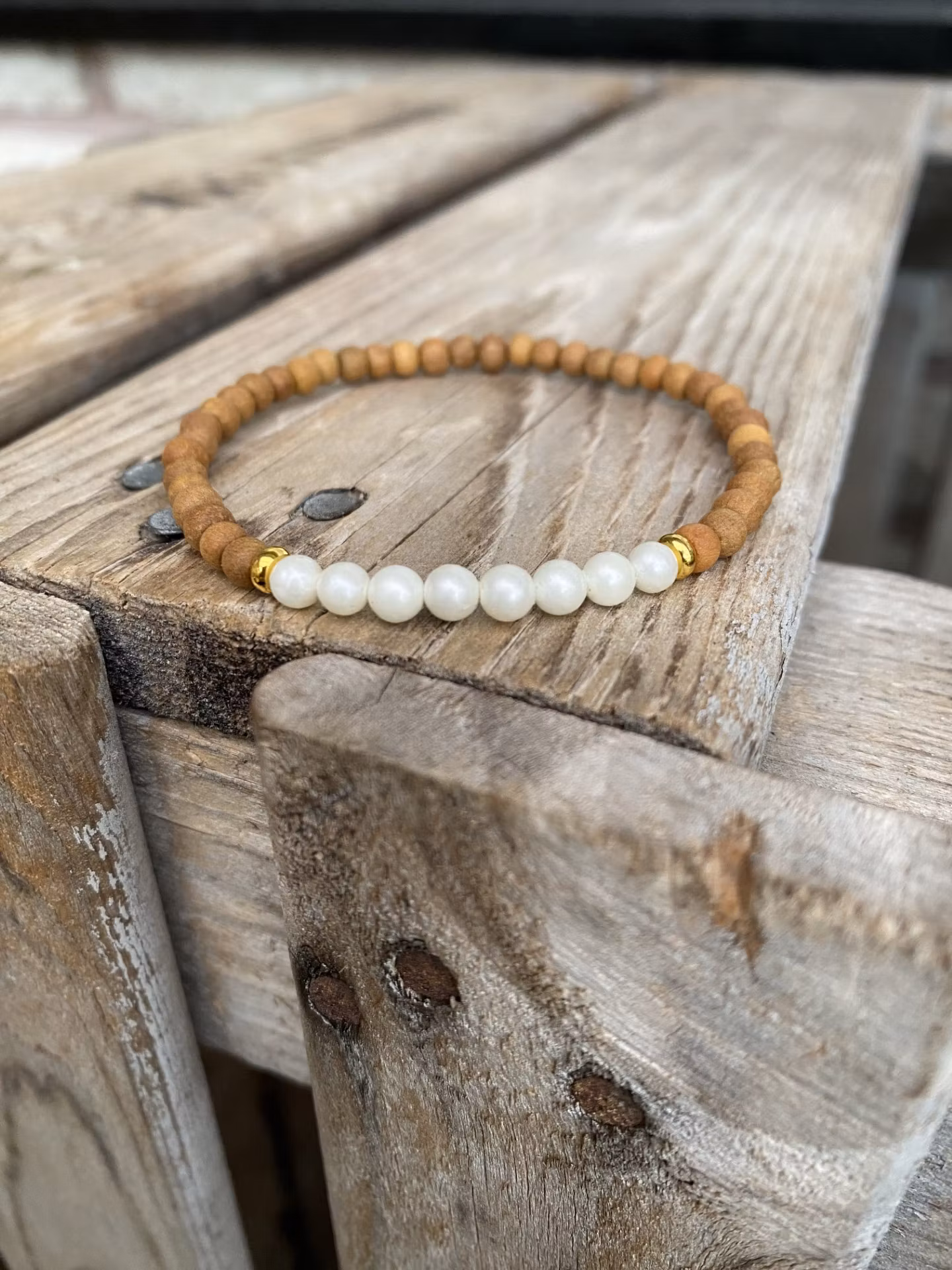 Armband – Sandelträ & snäckskal