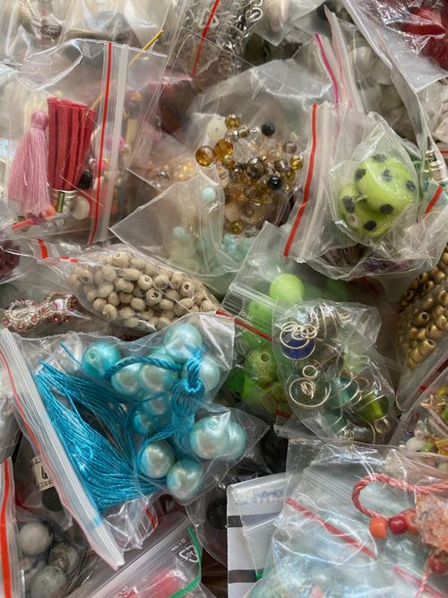 FYND – 5 st pärlpåsar för egen smyckestillverkning