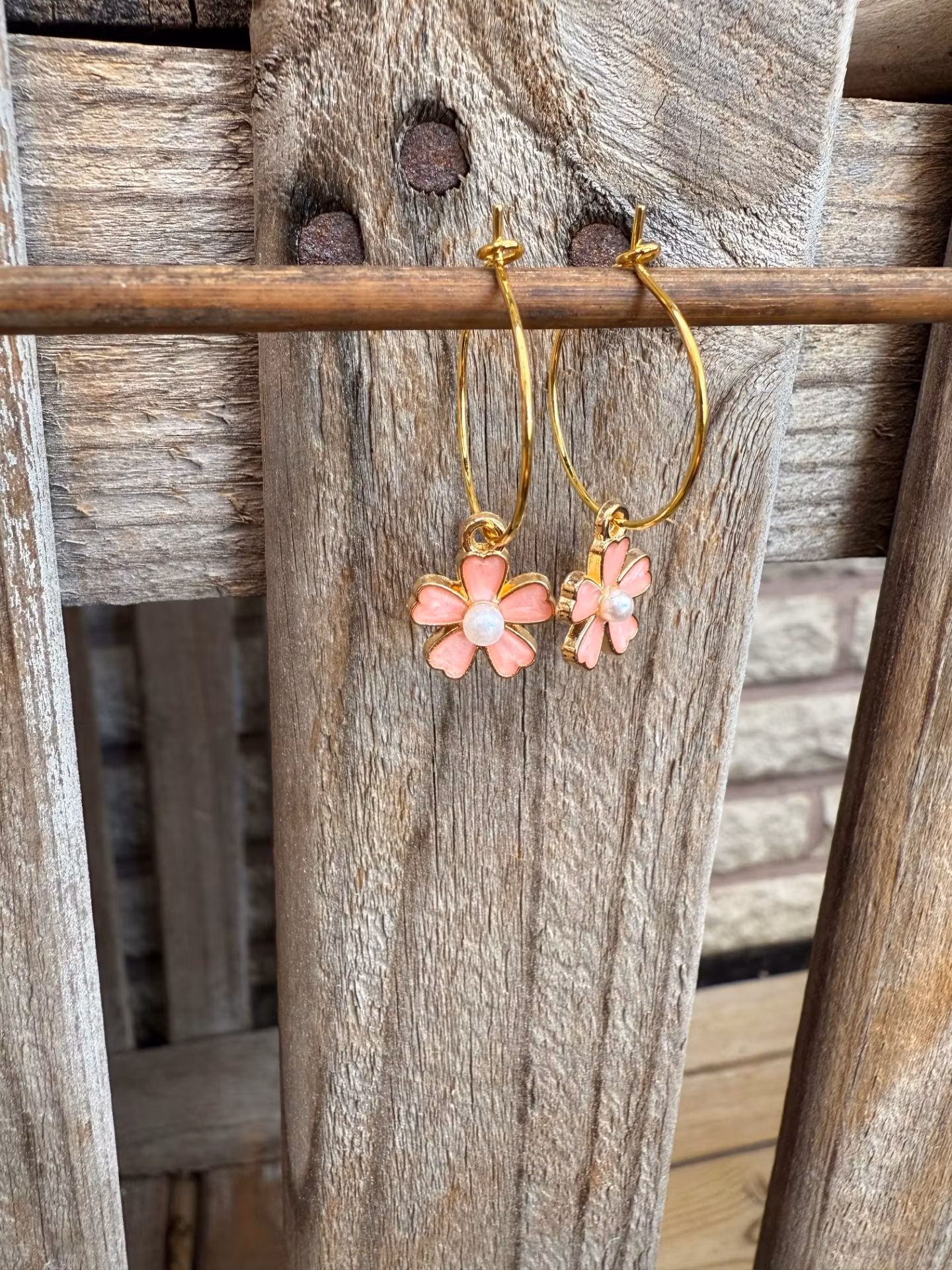Örhängen – Blommor med pärla
