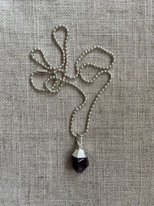 FYND – Kort halsband med ametist