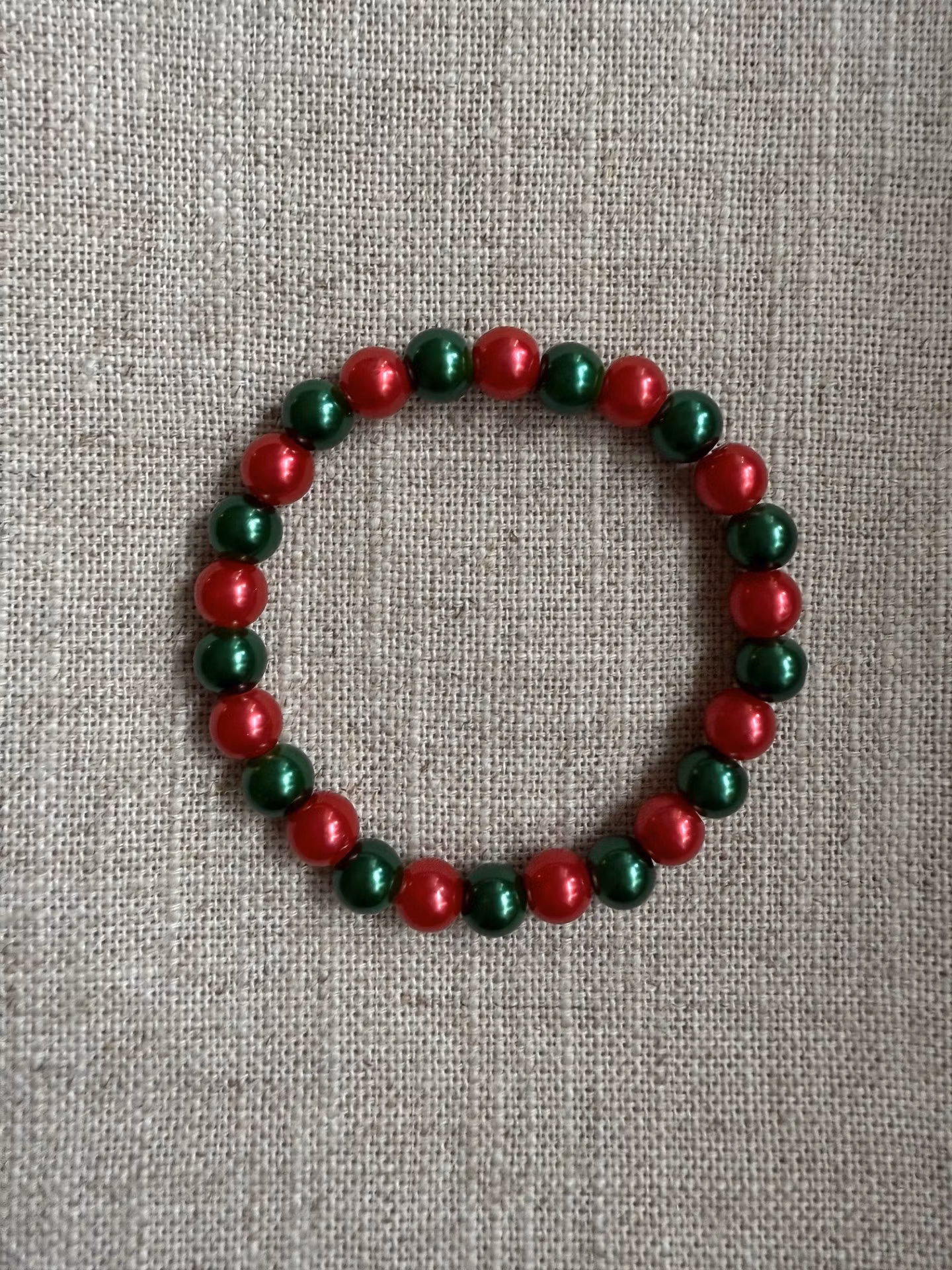 FYND – Armband, rödgrönt