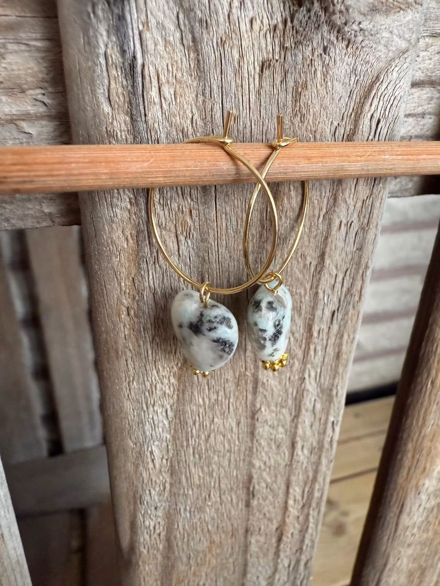 Örhängen – Kiwijaspis/sesamjaspis