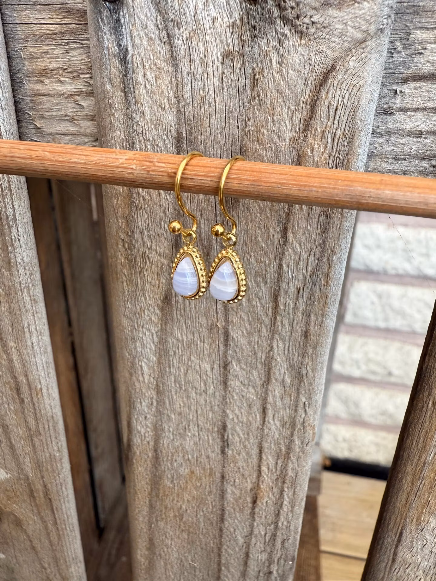 Örhängen – Bandagat, mönstrad berlock