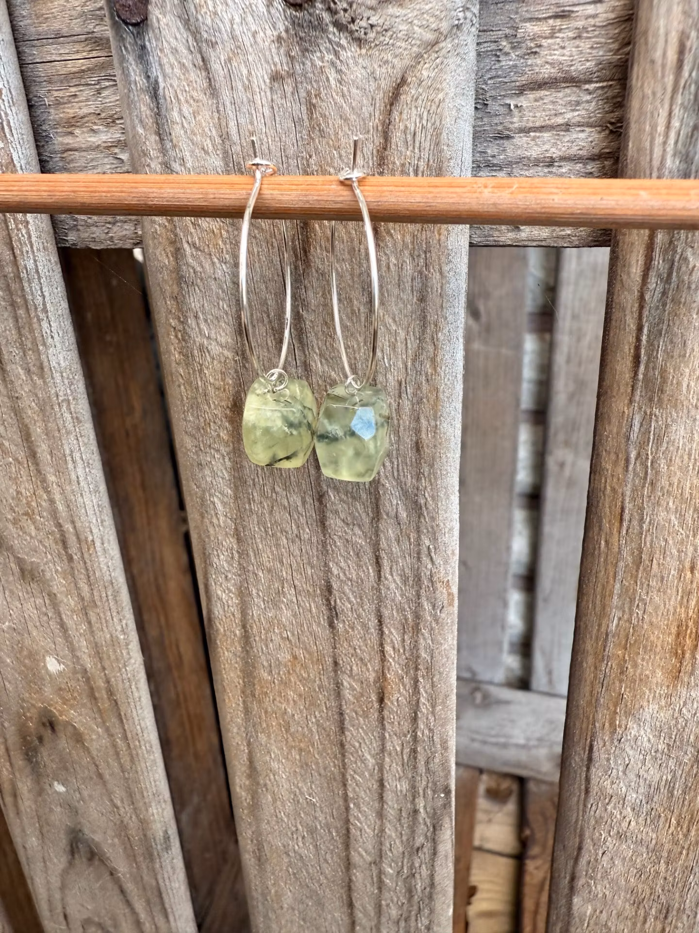 Örhängen – Prehnit