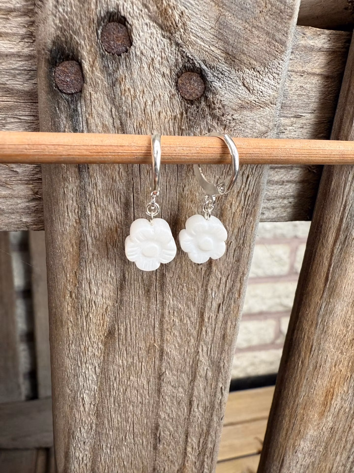 Örhängen – Blommor av jade