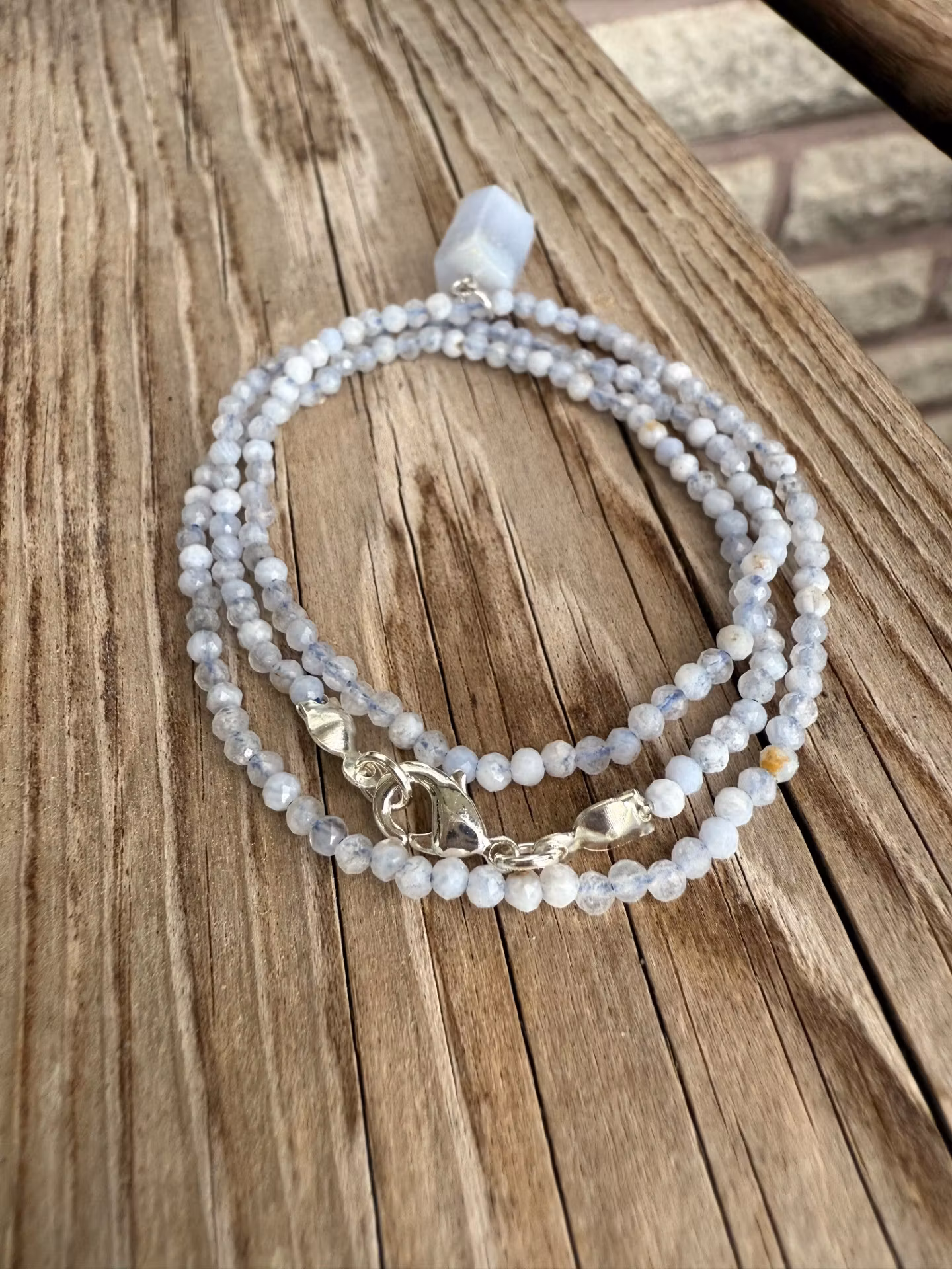 Kort halsband – Facetterad bandagat