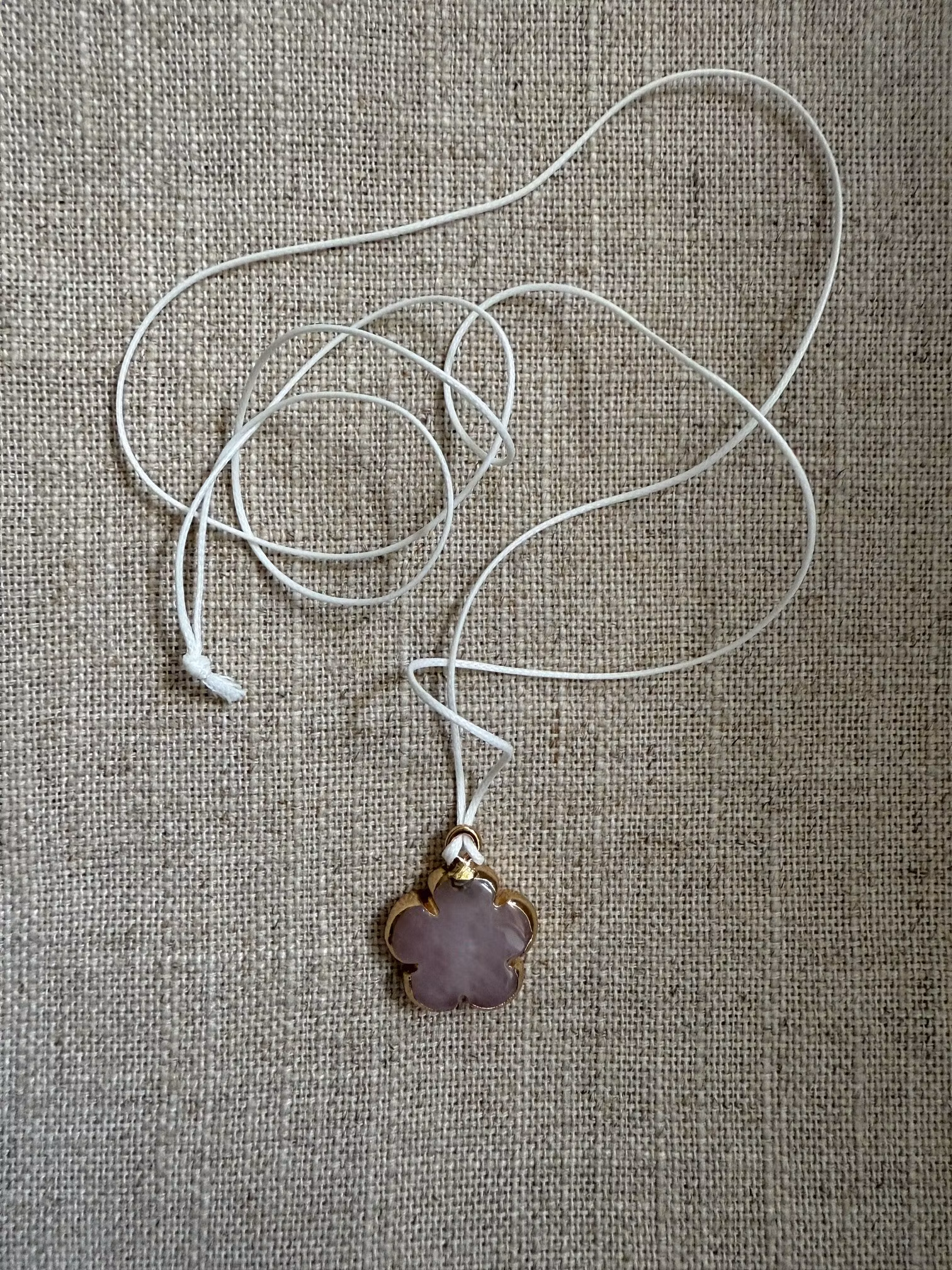 FYND – Halsband med rosenkvarts