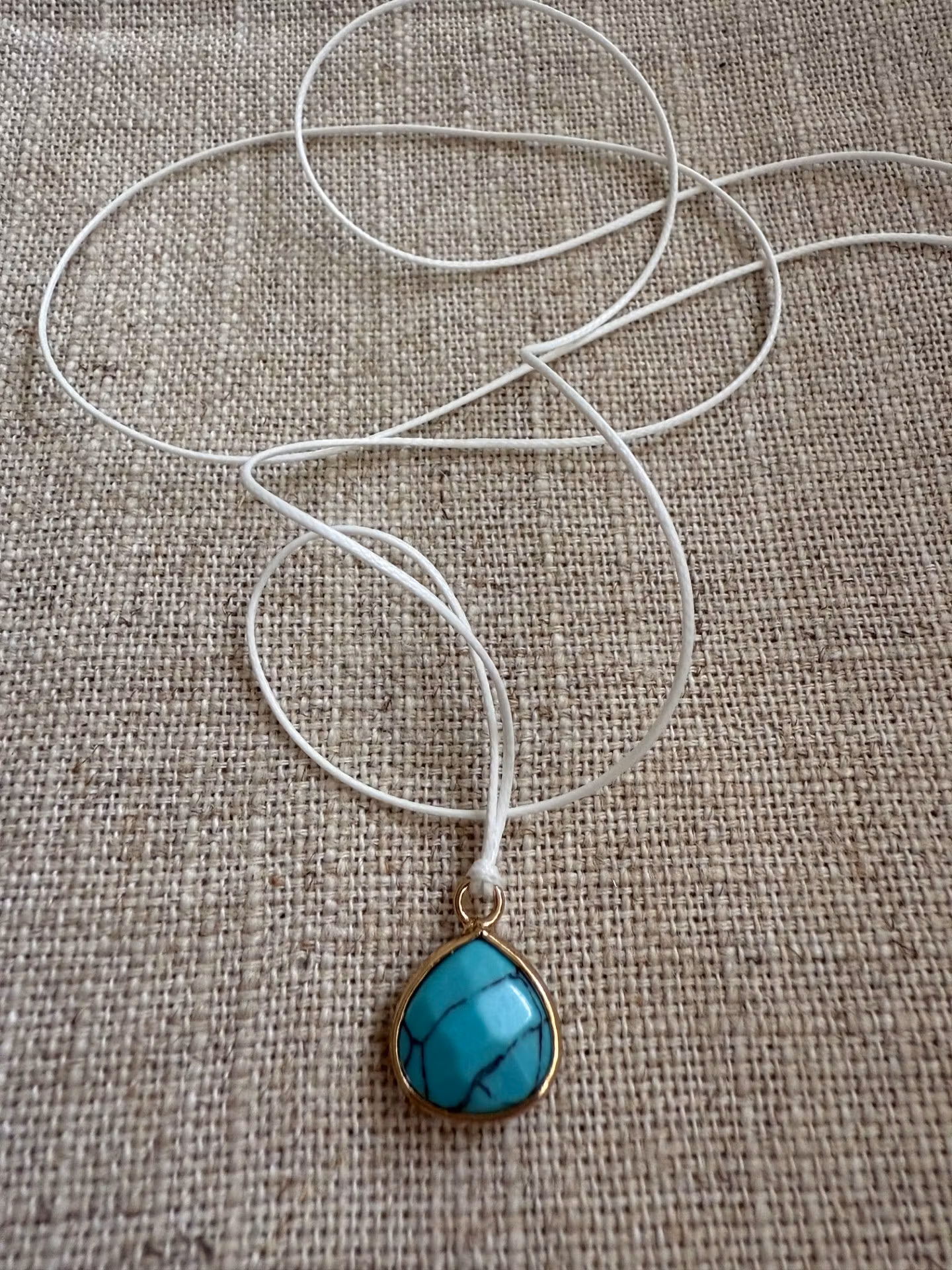 FYND – Halsband med turkos