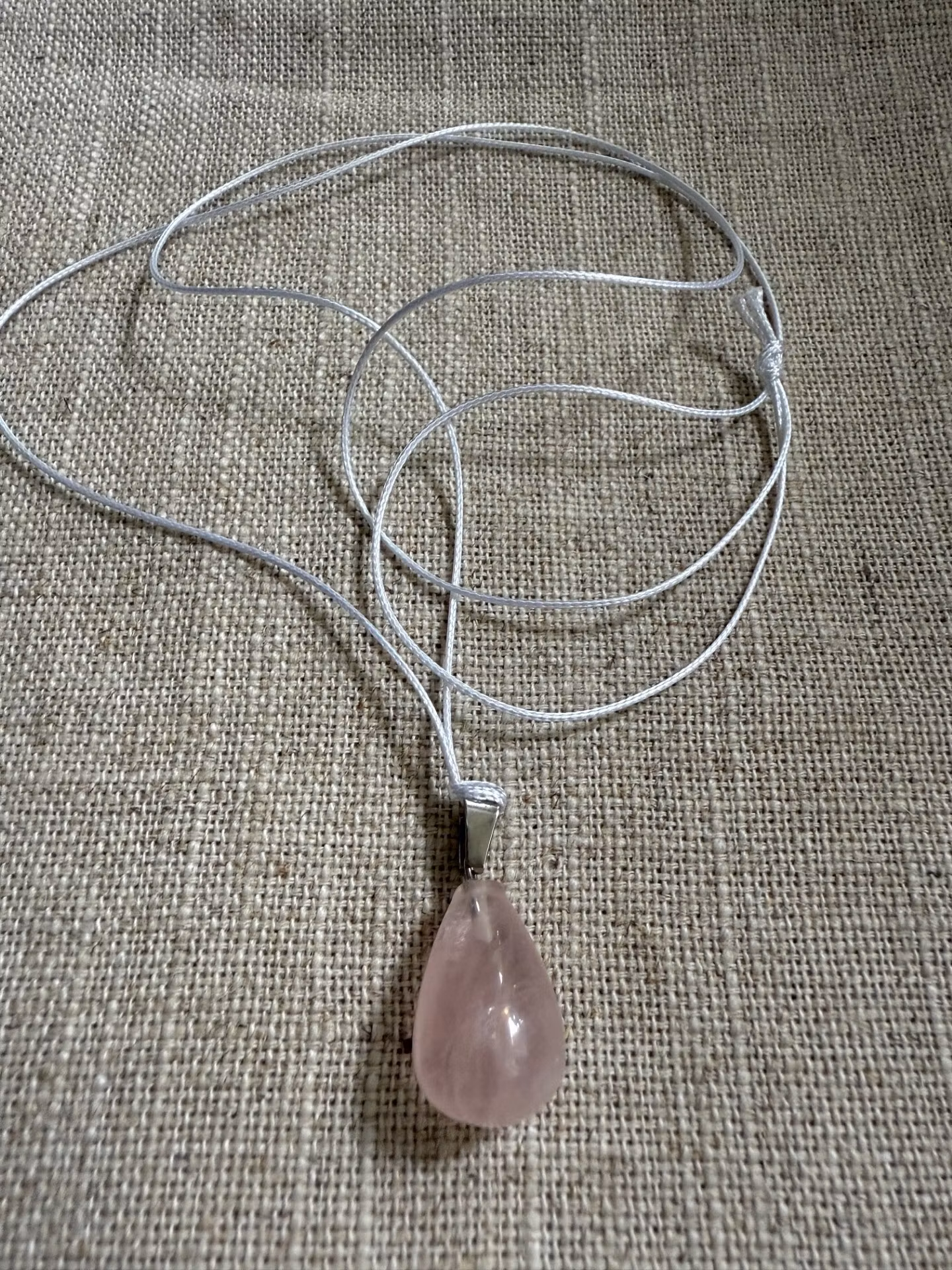 FYND – Halsband, rosenkvarts
