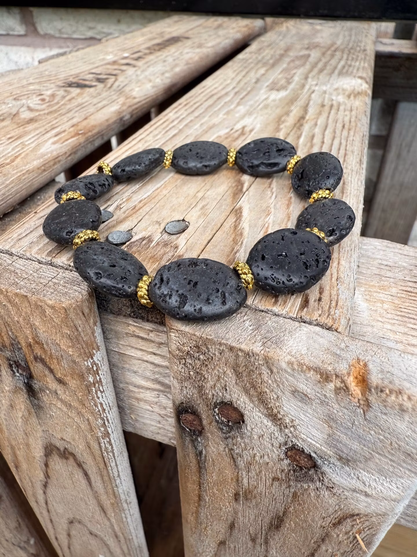 Armband – Lava, ovala stenar