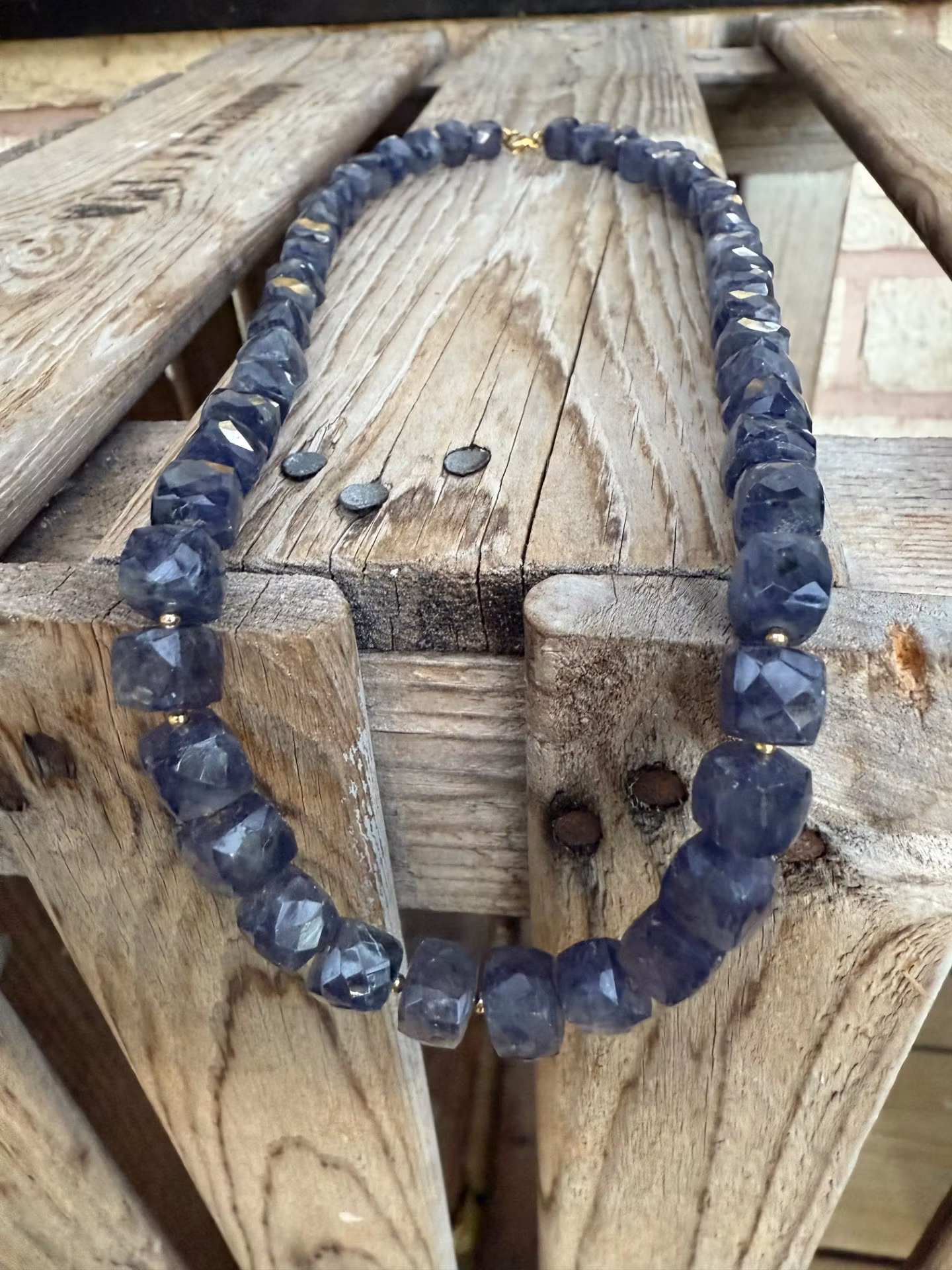 Halsband – Iolit/vattensafir