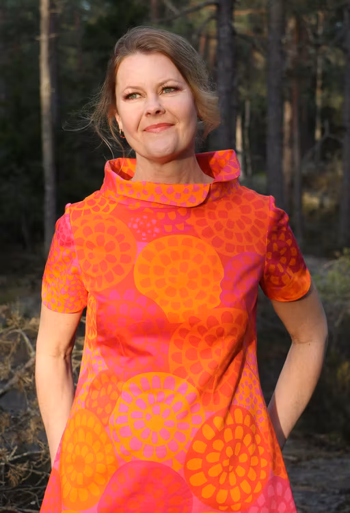 Modell Norma - red flower