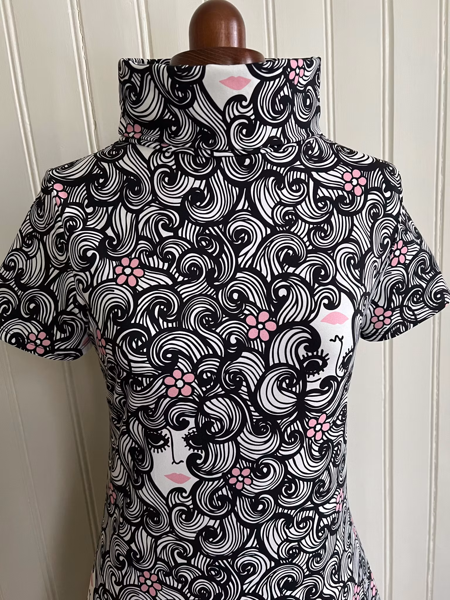 Modell Ingrid - retrolockar