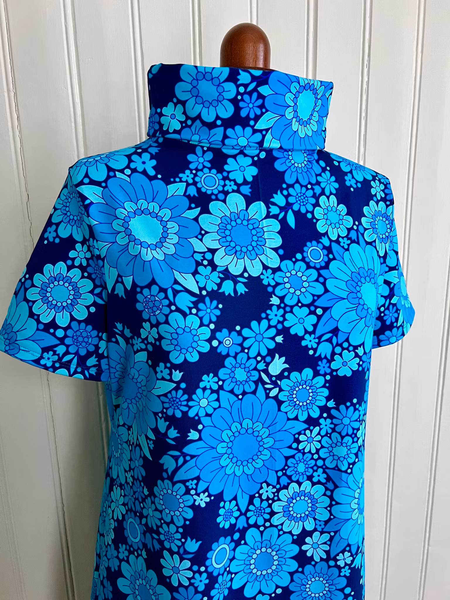 Modell Ingrid - blue Blossom