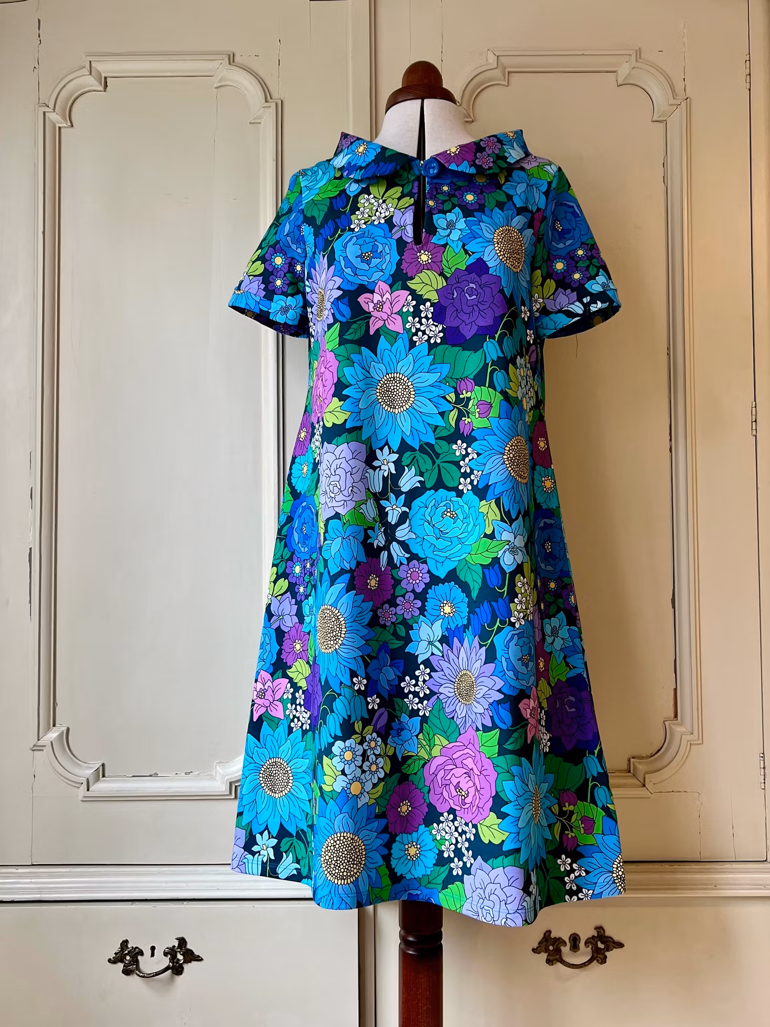 Modell Mirjam - blomster blå
