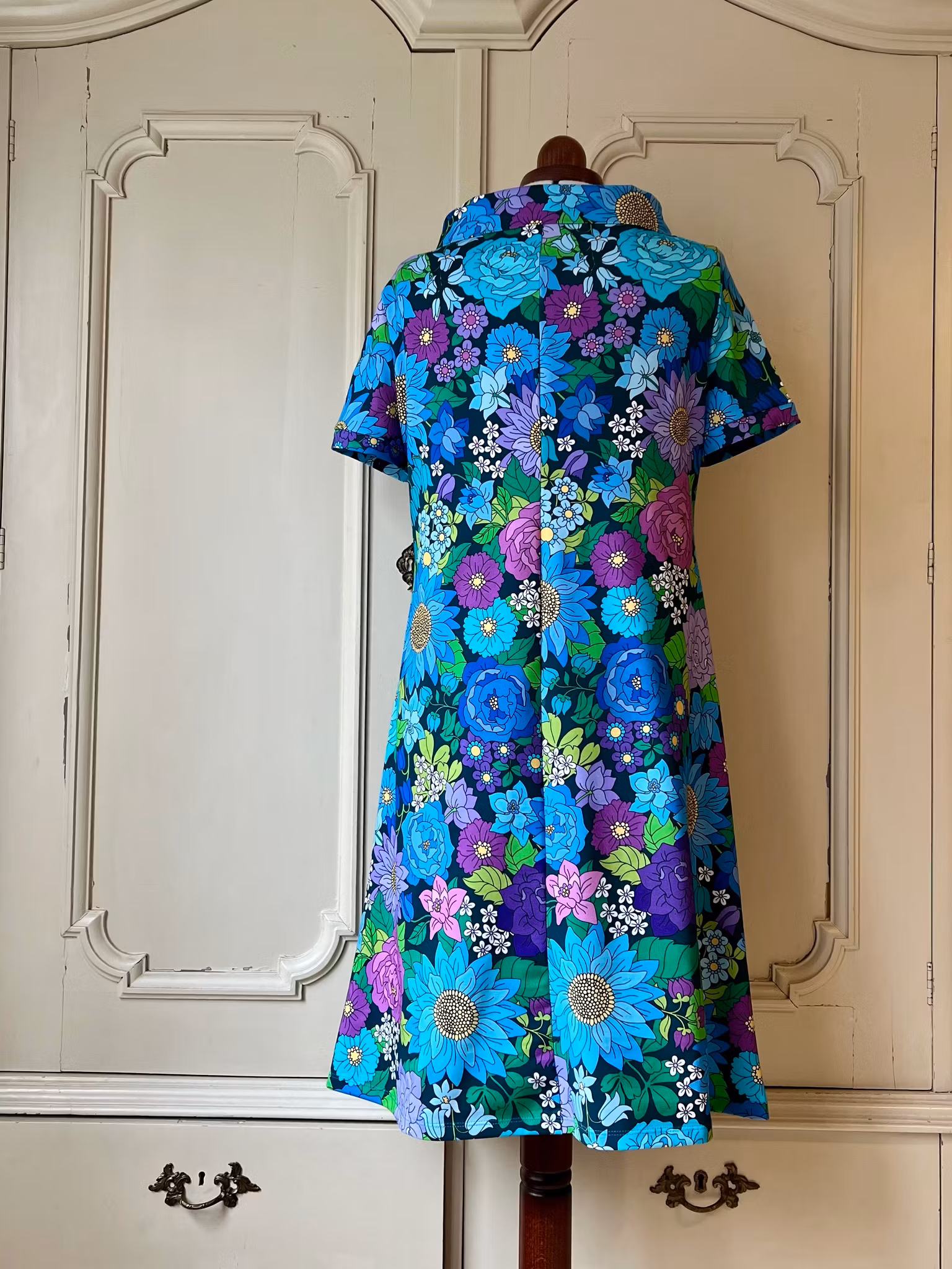 Modell Mirjam - blomster blå