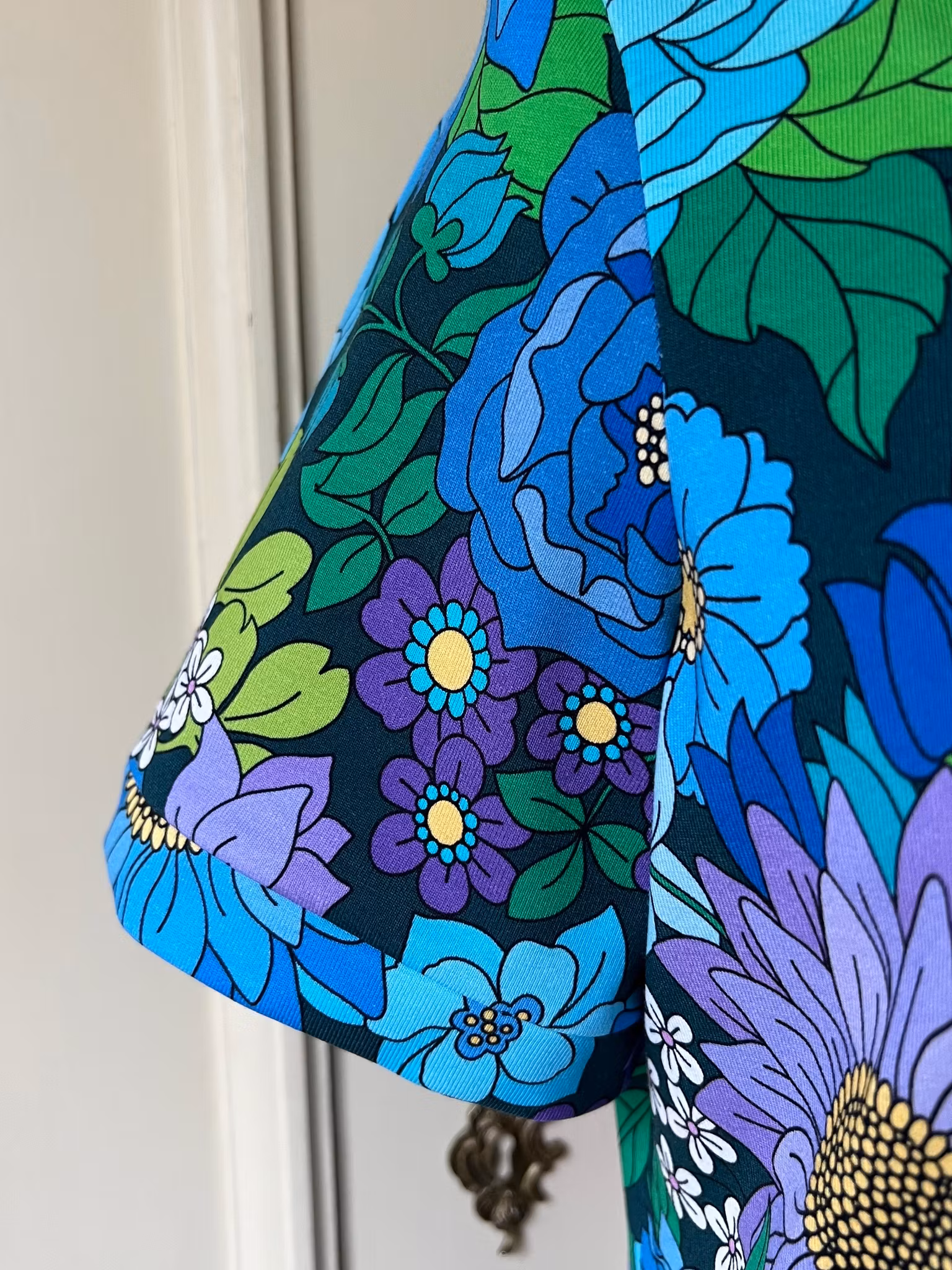 Modell Mirjam - blomster blå