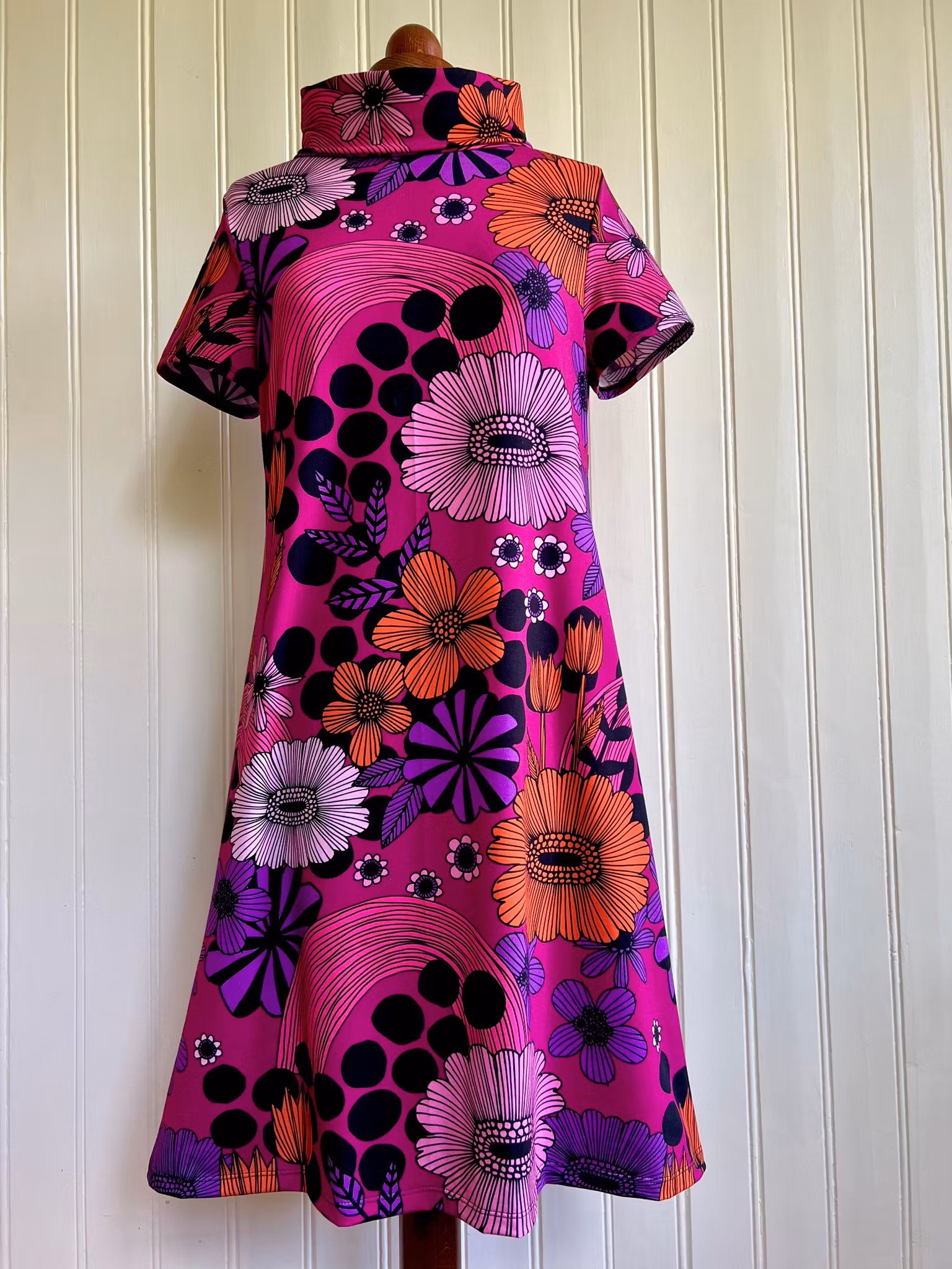 Modell Ingrid - purple and bows