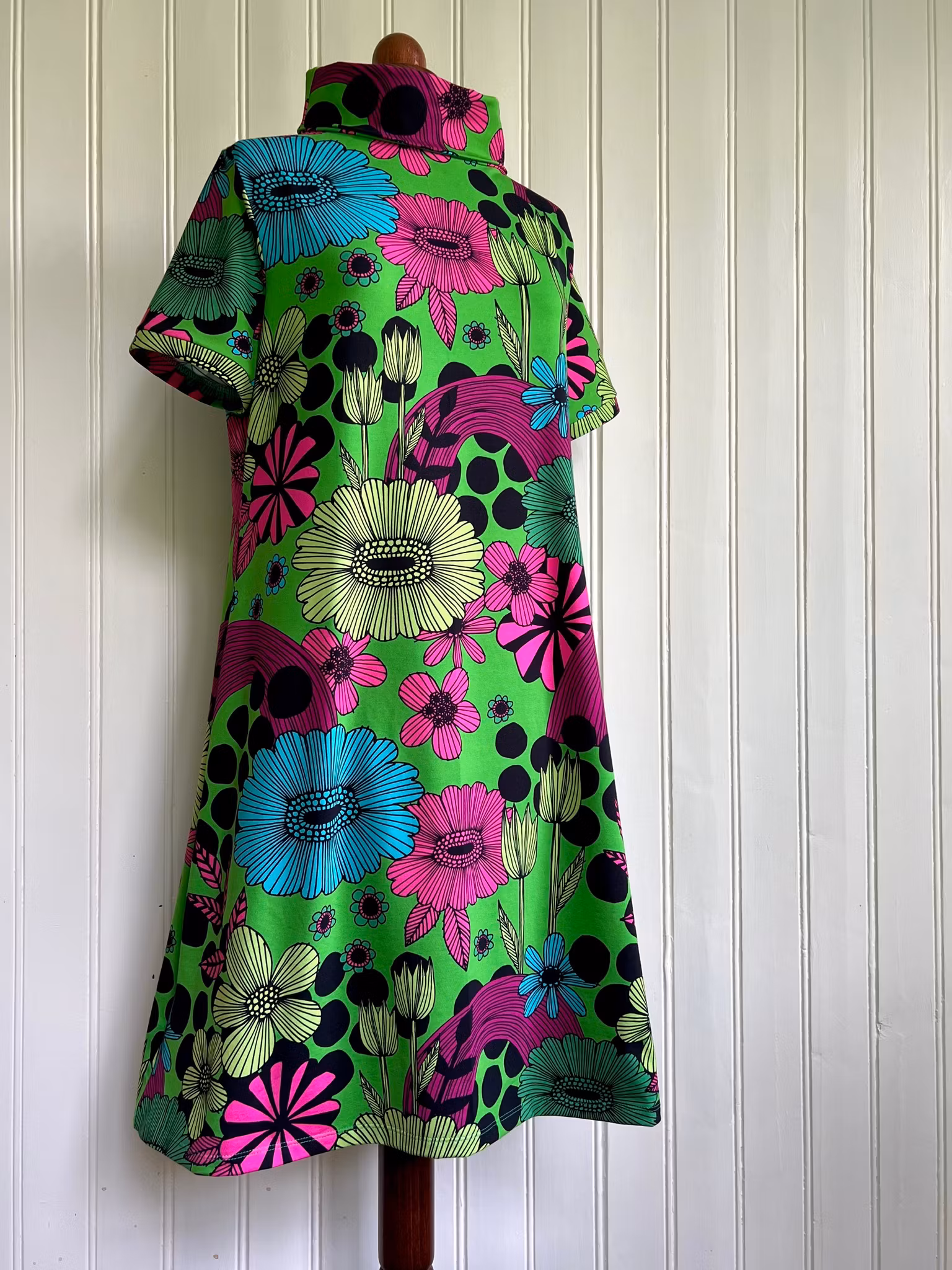 Modell Ingrid - green and bows