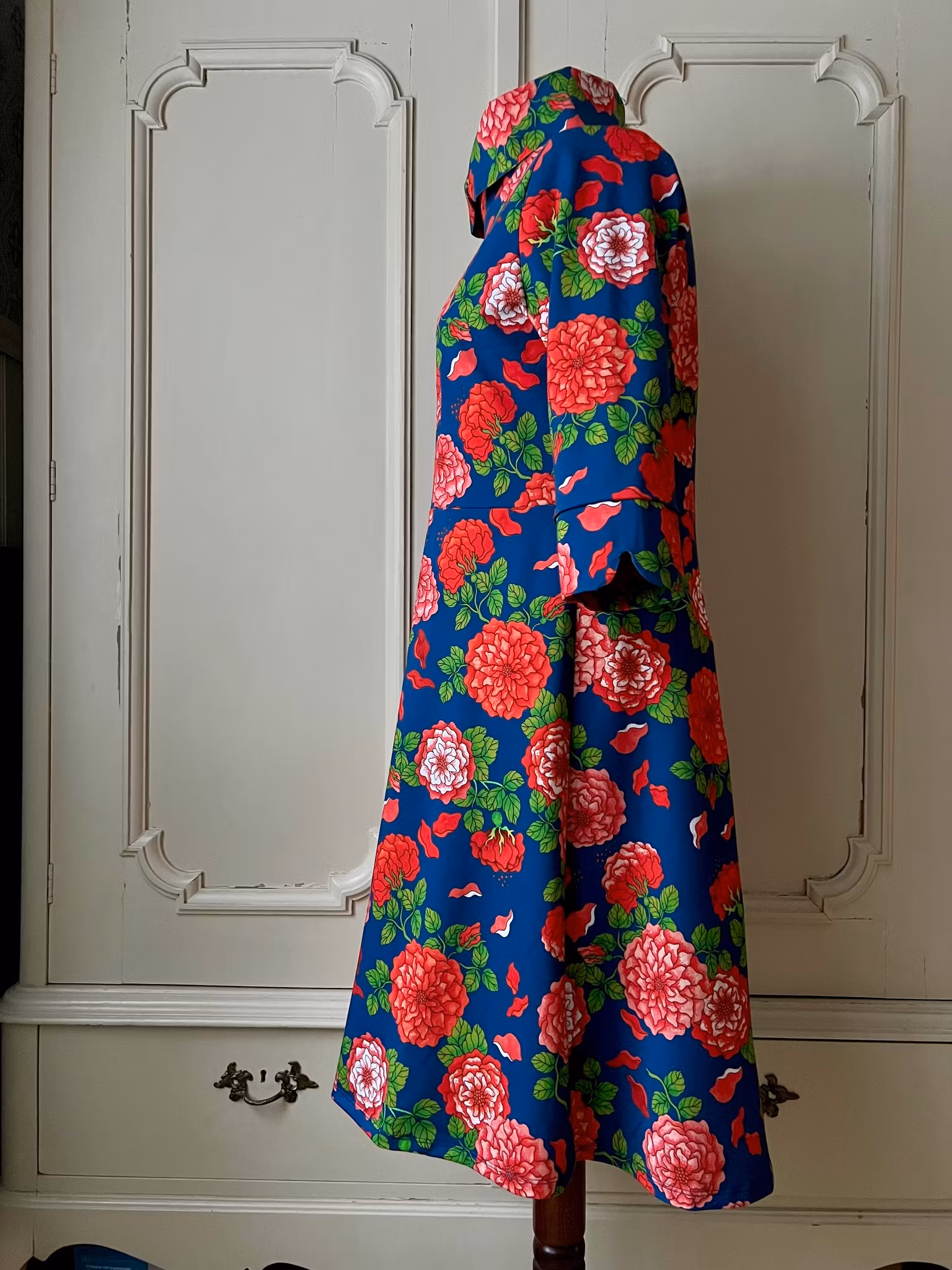Roses in red and blue