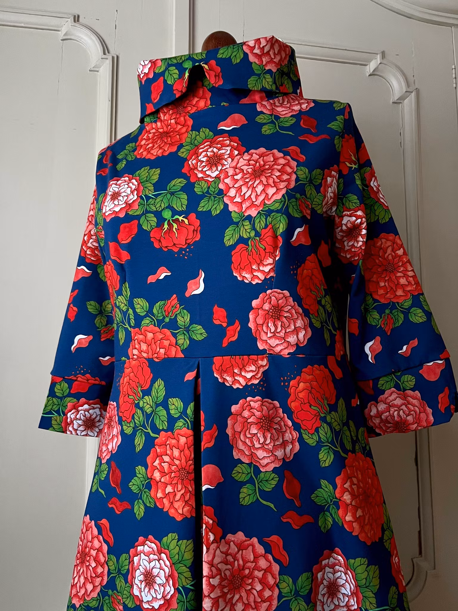 Roses in red and blue