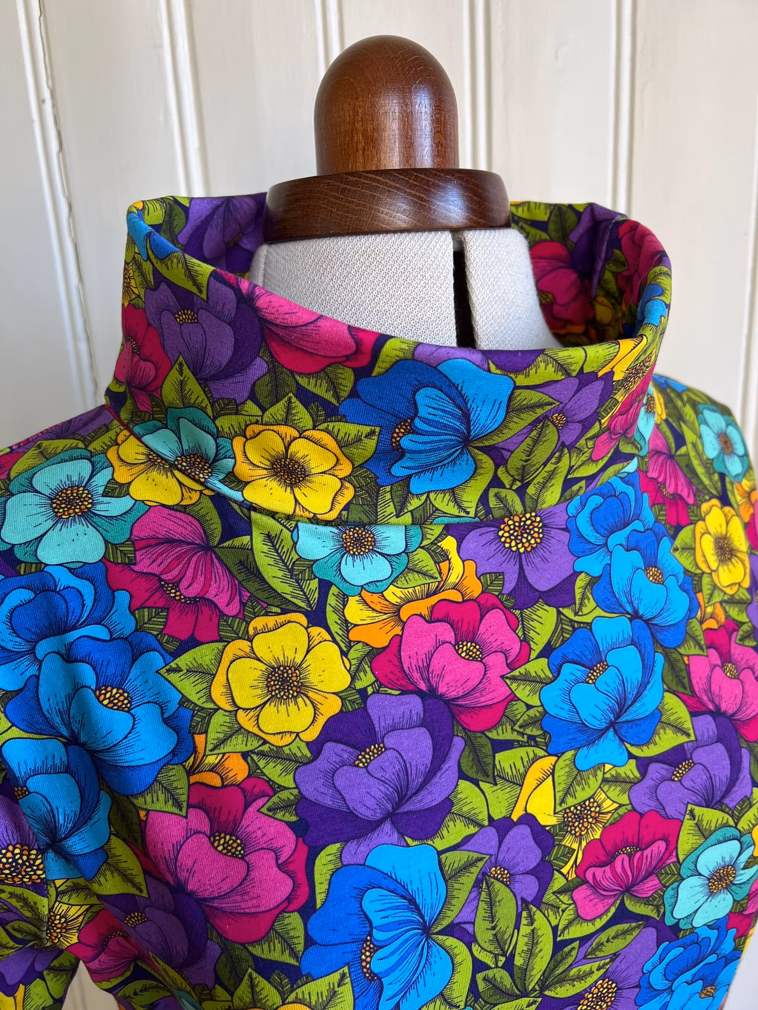 Joyful spring dress