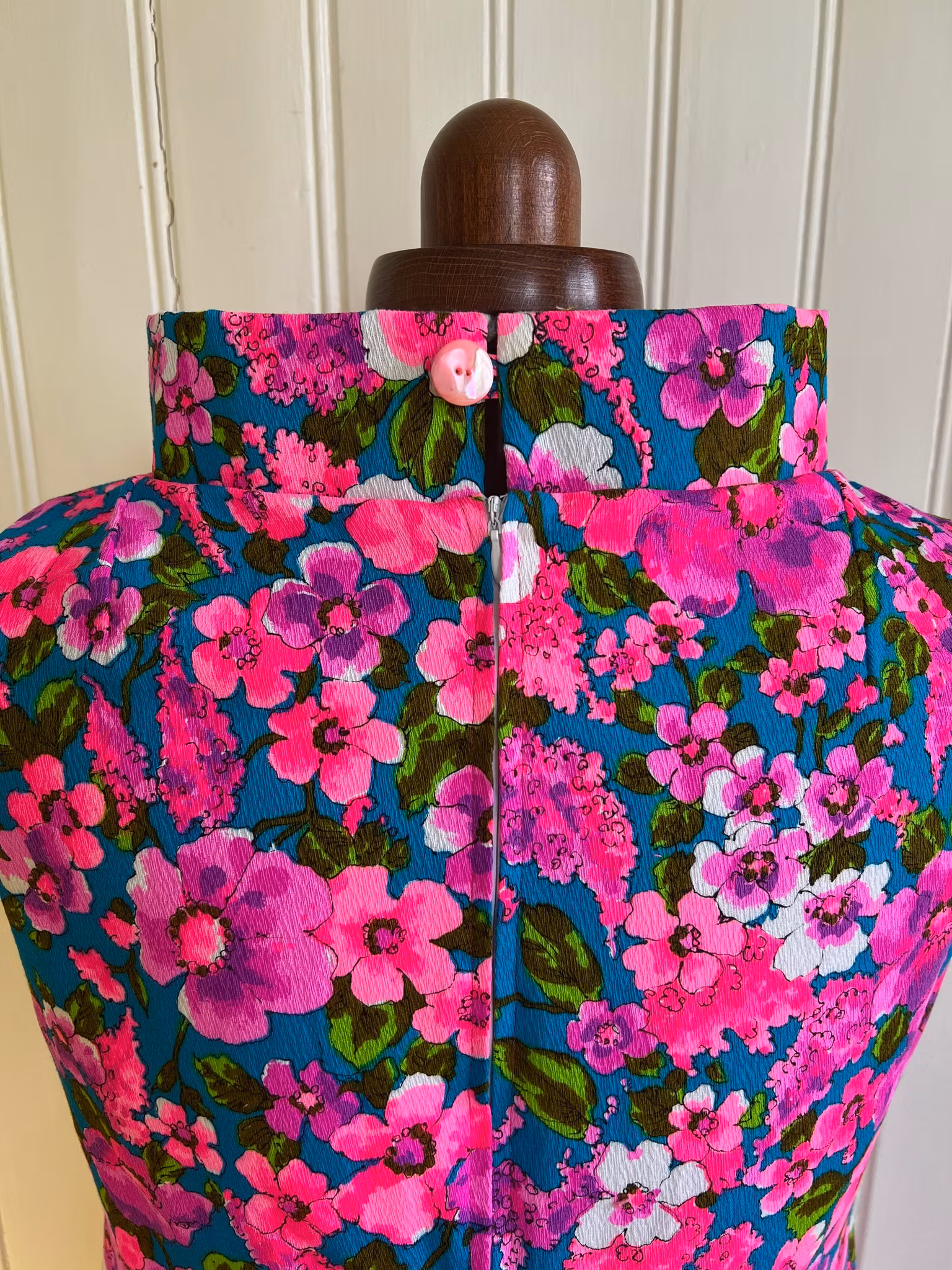 Modell Linda - neon flowers